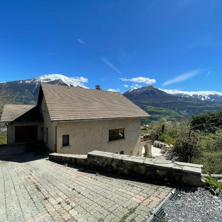 Gîte confort 15 couchages, vue panoramique Montagne Hautes Alpes, Terrasses - Casa de 6 dormitorios - 50