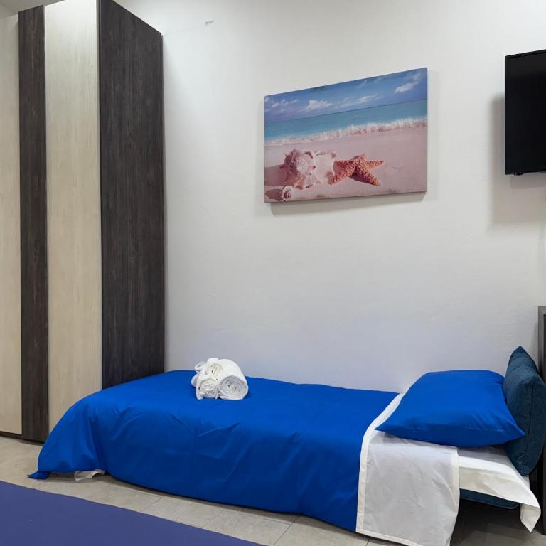 BLUE HOUSE Catania - Cozy B&B Near the Sea and Historic Center - Sicily - Double Room with Private Bathroom - 12