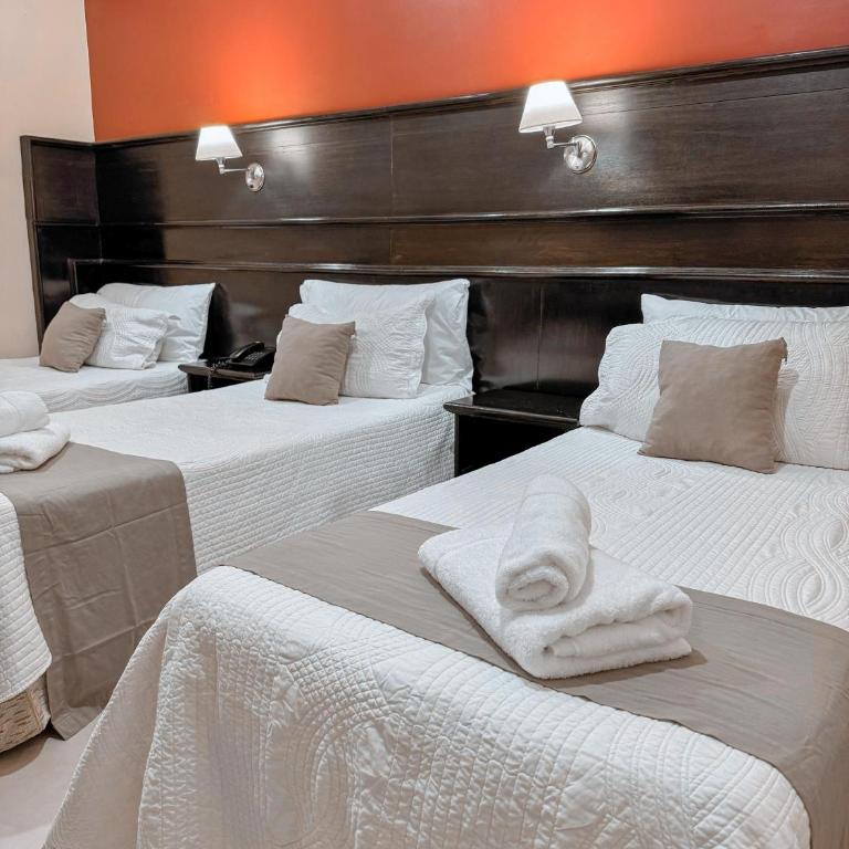 Hotel Ciudad - Habitación Cuádruple Estándar - 1