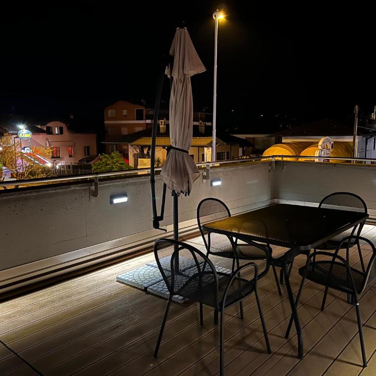 CITY PULSE APARTMENT Your Urban Escape - Appartamento con 2 Camere da Letto - 22
