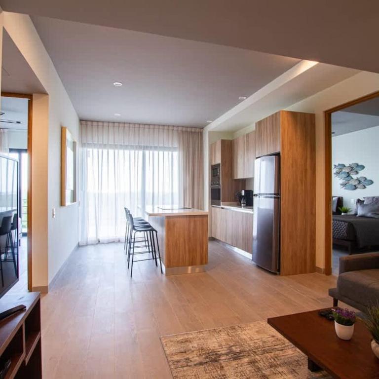 Luxury 2BR 2BA Ocean view 200m from beach - Apartment - 9