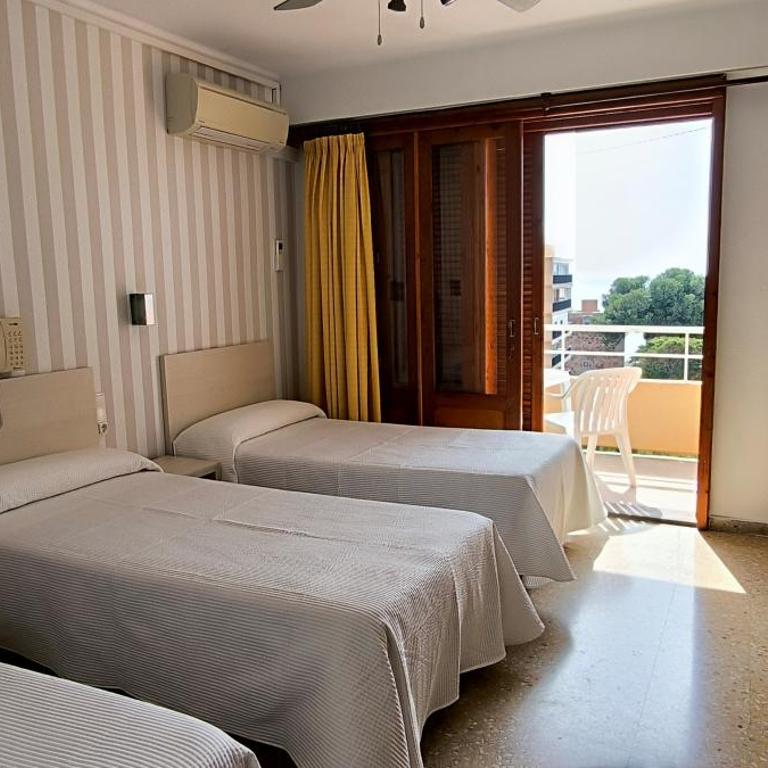 Hotel Tramontana - Habitación Triple - 7