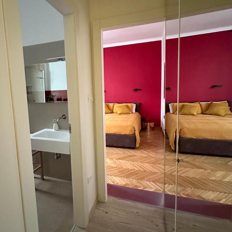 Bienbi Trieste - Camera Matrimoniale con Bagno Privato Esterno - 5