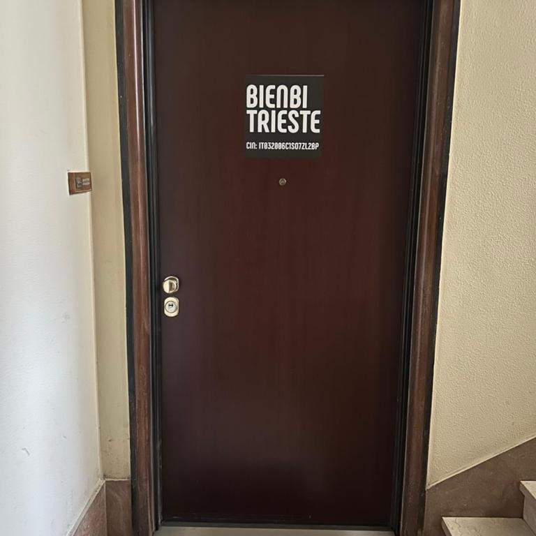 Bienbi Trieste - Camera Matrimoniale con Bagno Privato Esterno - 7