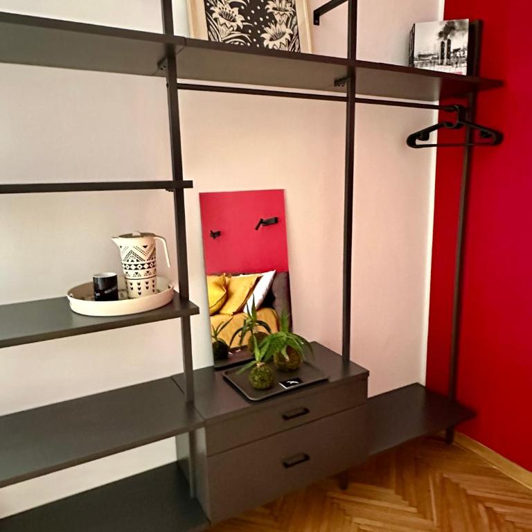 Bienbi Trieste - Camera Matrimoniale con Bagno Privato Esterno - 9