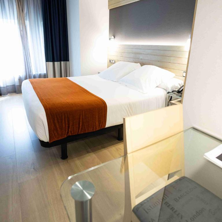 Hotel Avenida - Habitación Estándar - 1 cama grande - 3