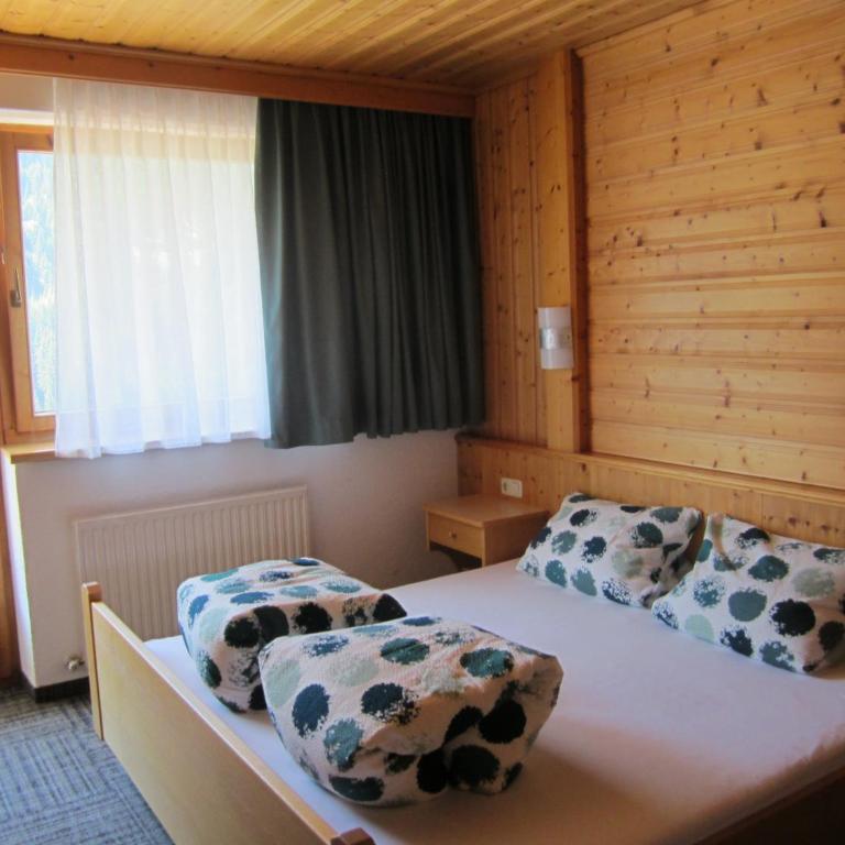 Haus Ladner - Josef und Marianne - Doppelzimmer mit Balkon - 4