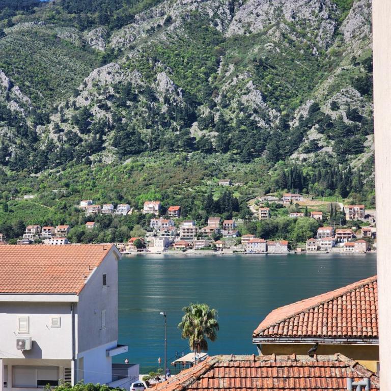 Megy Apartment with parking and sea view - Apartman sa 1 Spavaćom Sobom - 1