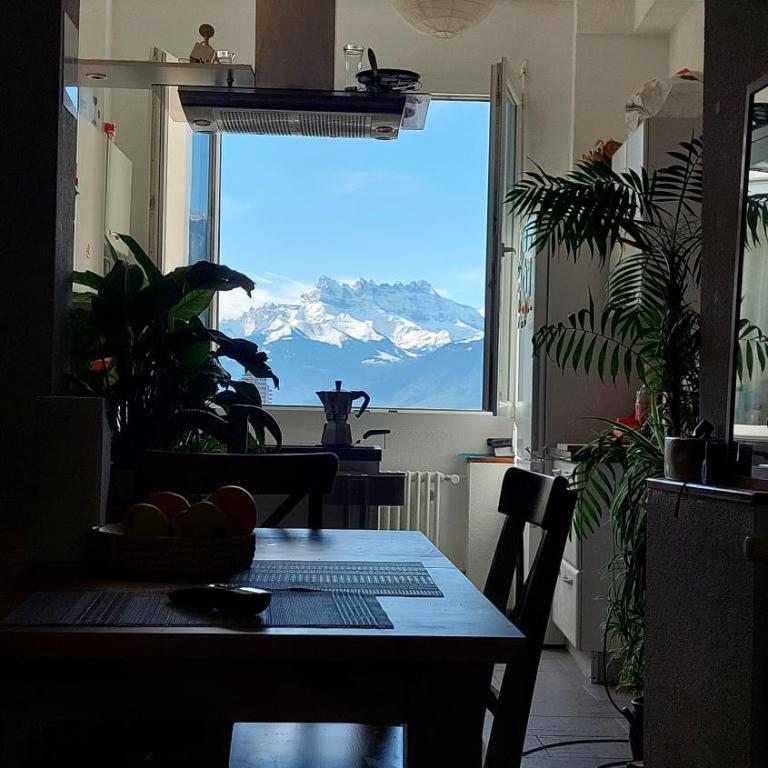 Inspiration room, lake, mountains, balcony in Montreux city center - Doppelzimmer mit Seeblick - 24