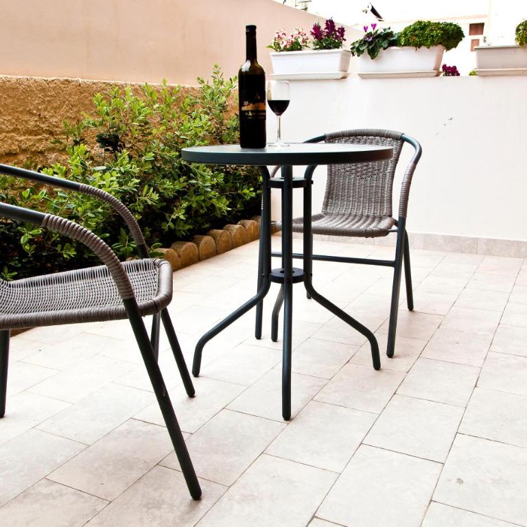 B&B Shining - Camera Matrimoniale con Balcone - 3