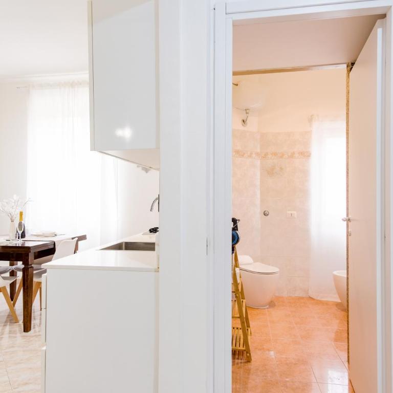 Elegantis Labicana Apartment - Few steps from the Colosseum - Appartamento con 2 Camere da Letto e Vista Città - 37