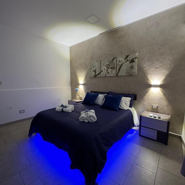 BLUE HOUSE Catania - Cozy B&B Near the Sea and Historic Center - Sicily - Double Room with Private Bathroom - 2