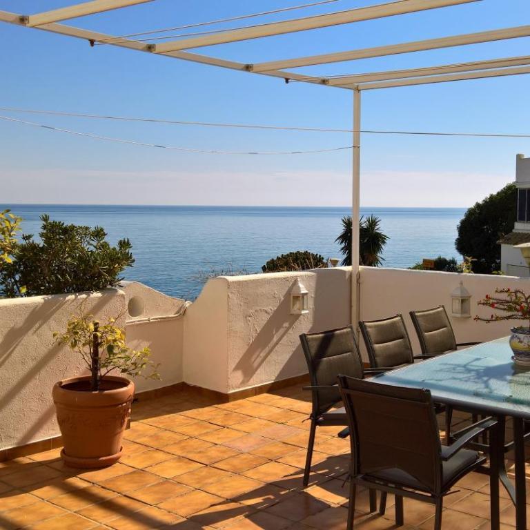 Iso parveke merenrannassa 102 - Two-Bedroom Apartment - 2