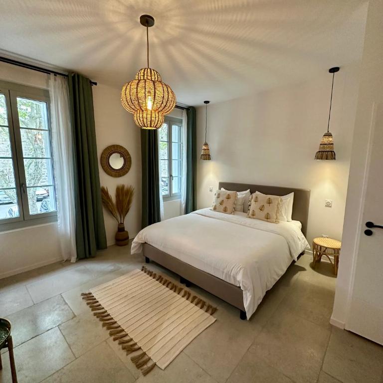 27 côté remparts - Chambre Lit King-Size Deluxe - 16