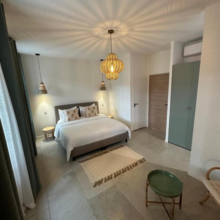 27 côté remparts - Chambre Lit King-Size Deluxe - 43