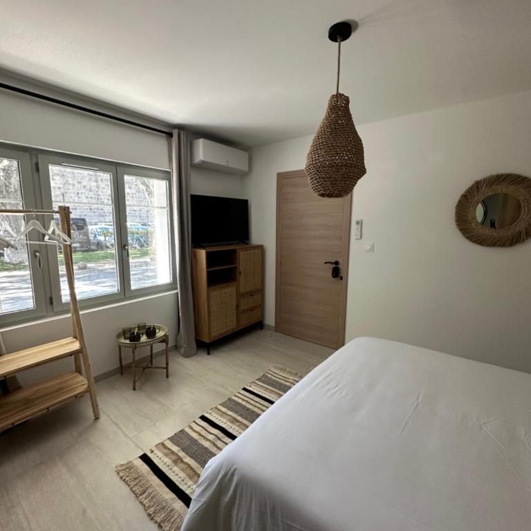 27 côté remparts - Chambre Double Supérieure - 22