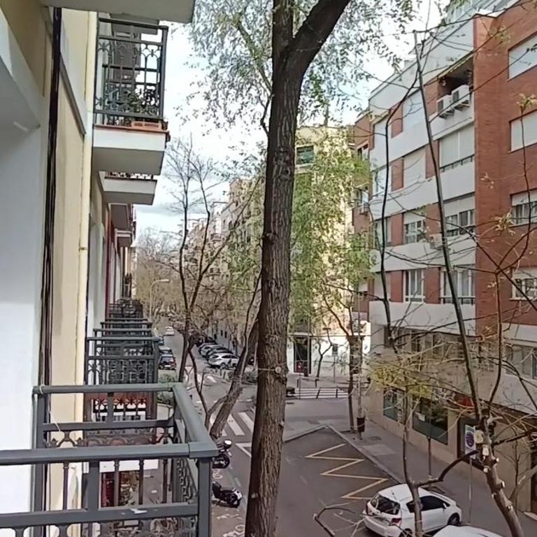 Piso reformado de Lujo de 2 dormitorios y 2 baños - Apartamento de 2 dormitorios con balcón - 13