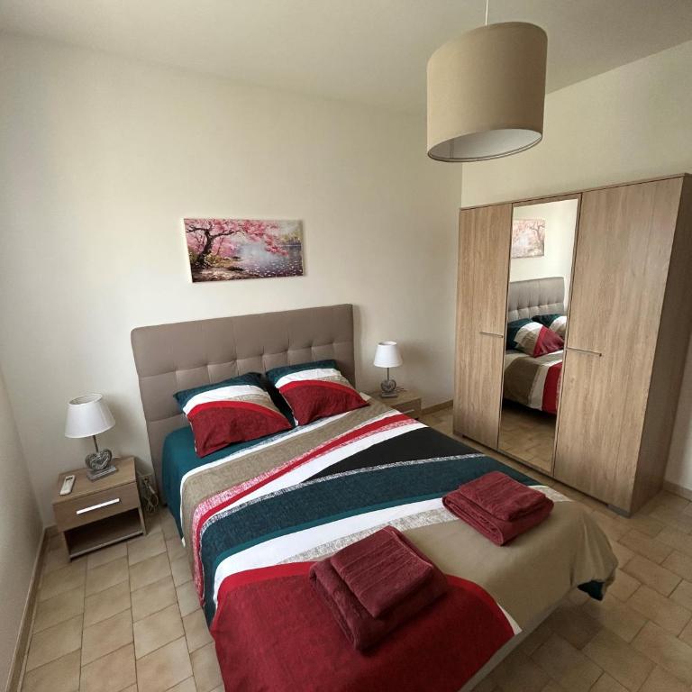 Les 4 cyprès - Maison 3 Chambres - 4