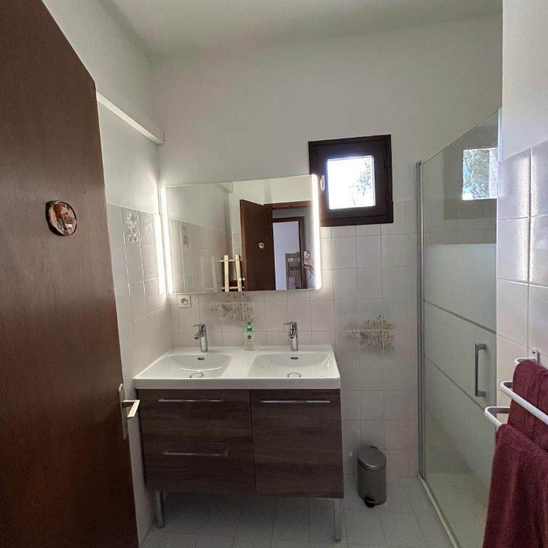 Les 4 cyprès - Maison 3 Chambres - 28