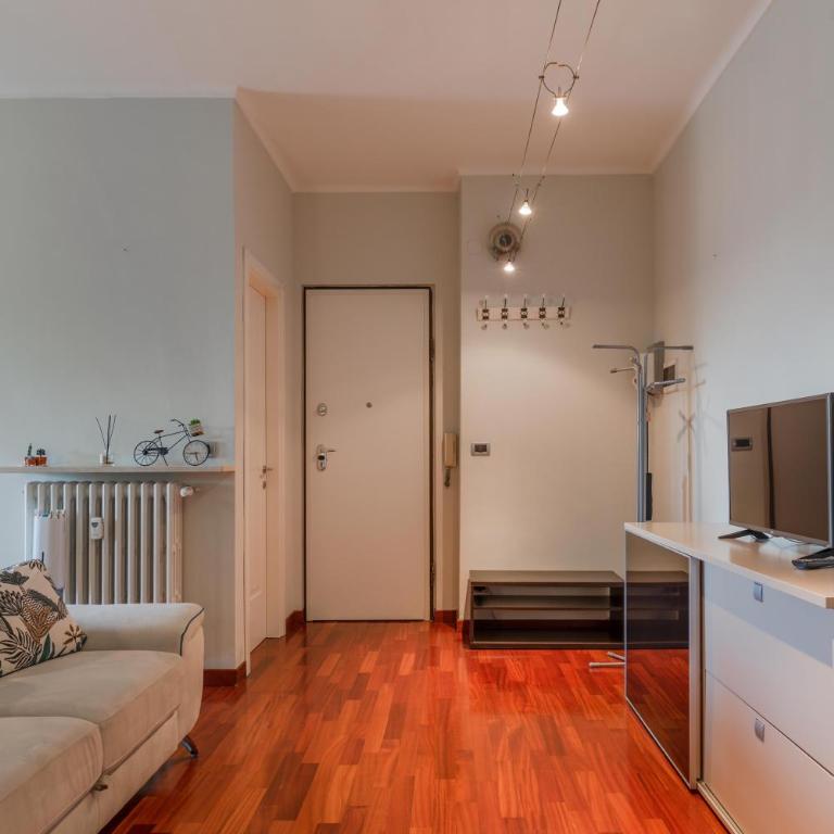 La finestra sulla mole - One-Bedroom Apartment with Balcony - 8