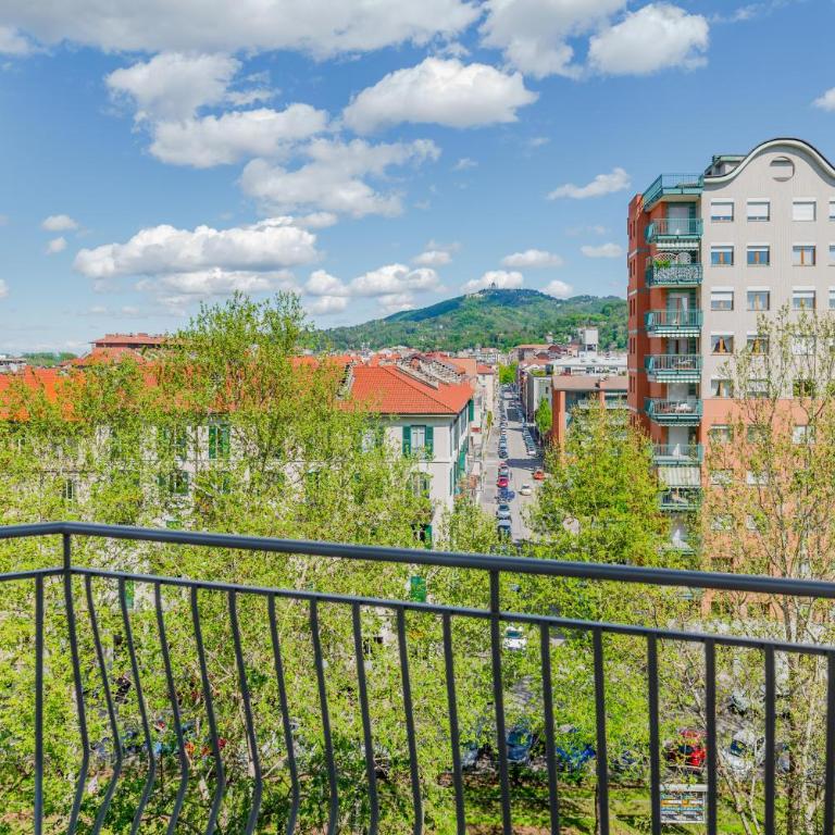La finestra sulla mole - One-Bedroom Apartment with Balcony - 43