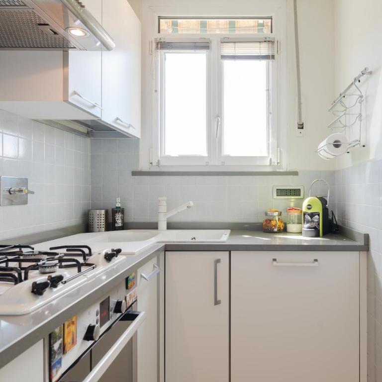 La finestra sulla mole - One-Bedroom Apartment with Balcony - 25