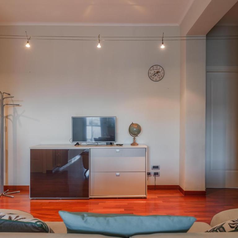 La finestra sulla mole - One-Bedroom Apartment with Balcony - 14