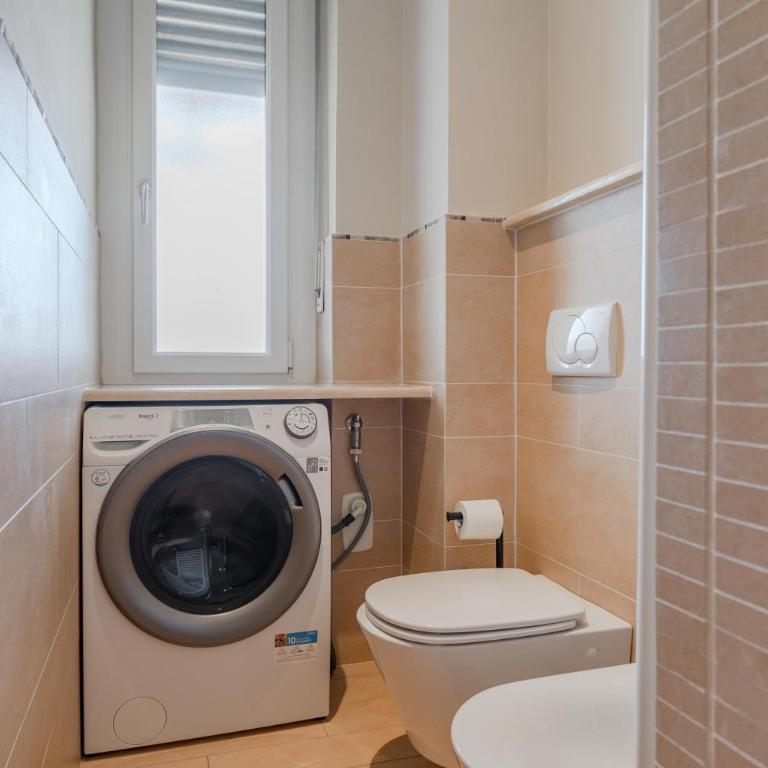 La finestra sulla mole - One-Bedroom Apartment with Balcony - 36