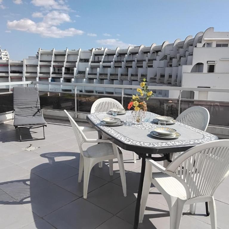 Vittoria Immobilier 10 - REGLEMENT SUR PLACE -chèques vacances acceptés - Apartamento con terraza - 10
