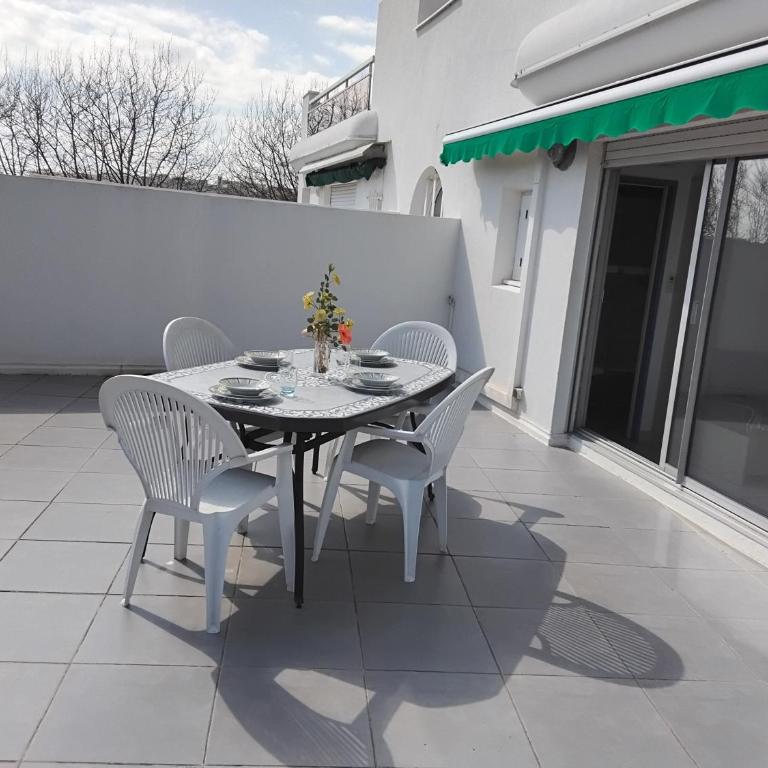 Vittoria Immobilier 10 - REGLEMENT SUR PLACE -chèques vacances acceptés - Apartamento con terraza - 6