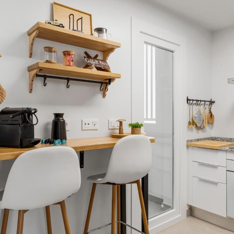 Elegant Apartment near the Beach & Old Town - Apartamento de 2 dormitorios - 20