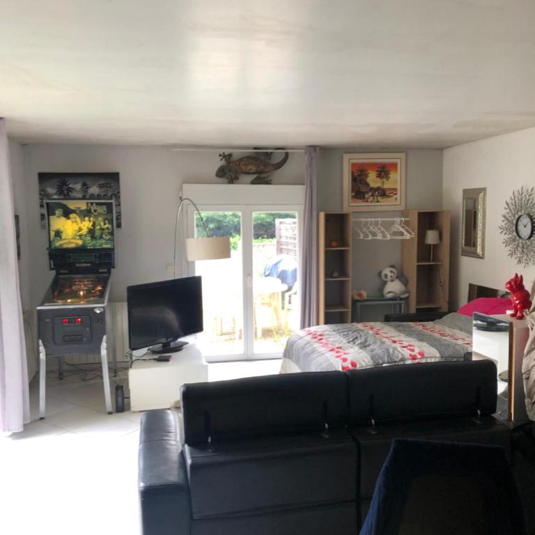 Significantly reduced bill for late August and September - One-Bedroom Apartment - 6