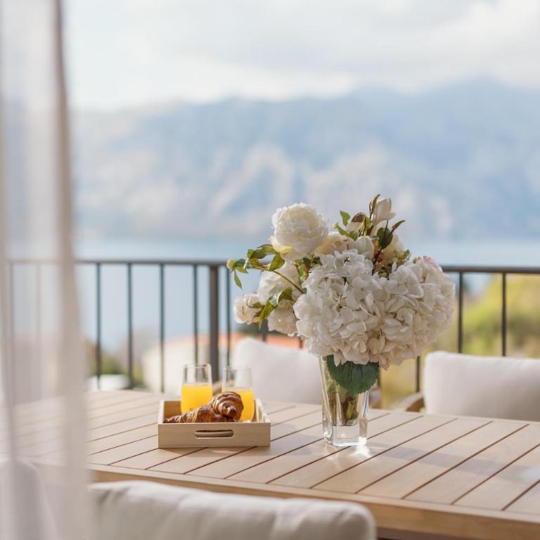 Sky Bay Residence - Three-Bedroom Apartment with Sea View - 10