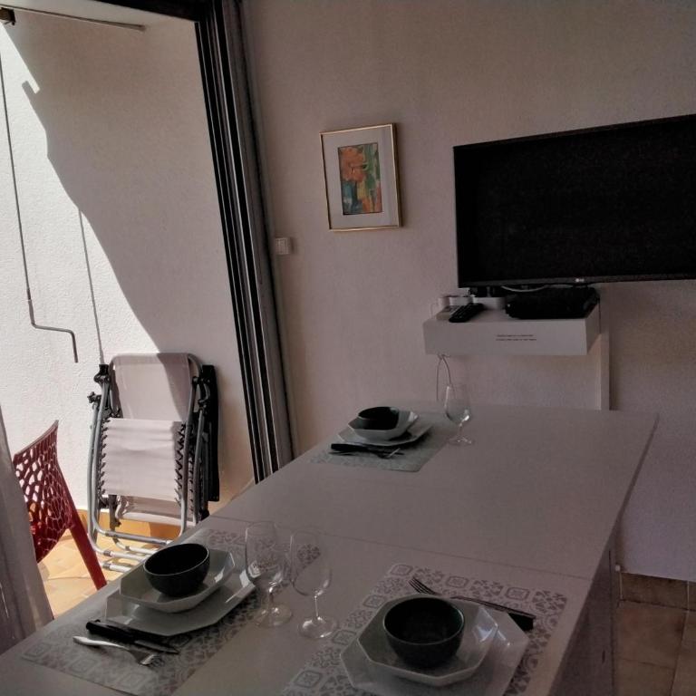 Vittoria Immobilier 7 -REGLEMENT SUR PLACE - chèques vacances acceptés - Studio with Terrace - 3