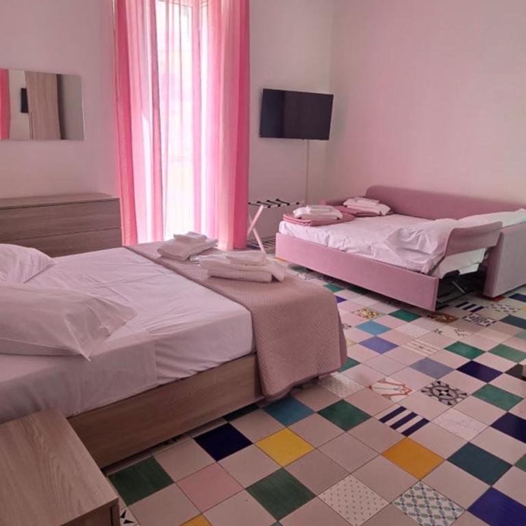 Appartamenti La Dimora di Parthenope Centro Storico - Appartamento Loft con 1 Camera da Letto e Balcone - 8