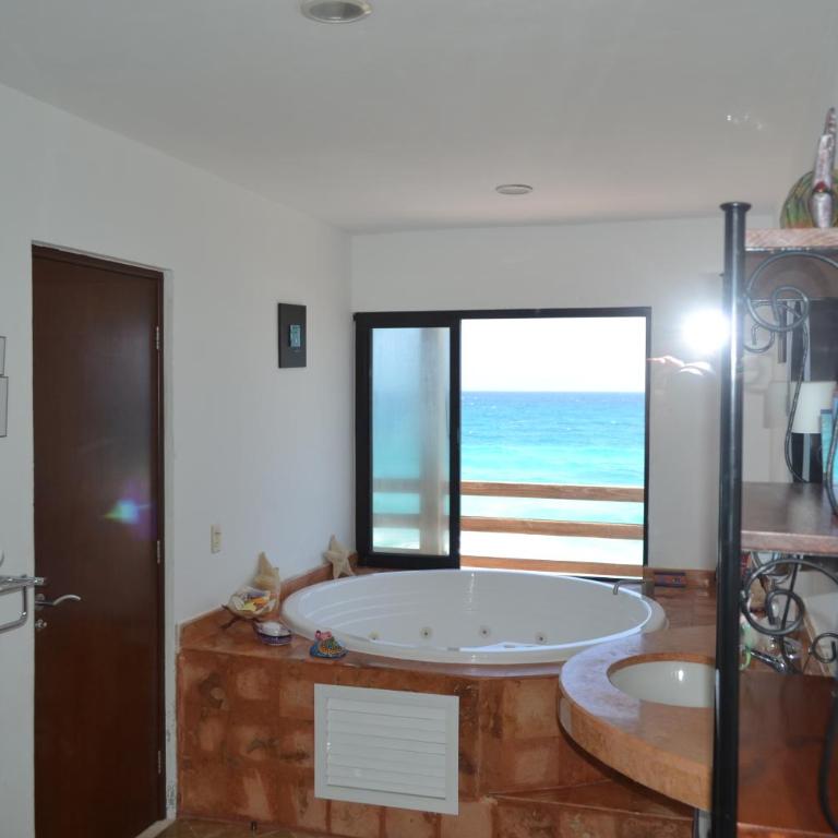 Breathtaking Ocean View Villa - Three-Bedroom House - 19