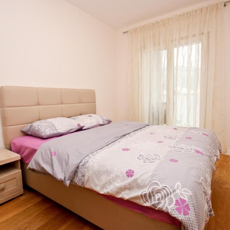 Sara - One-Bedroom Apartment - 18