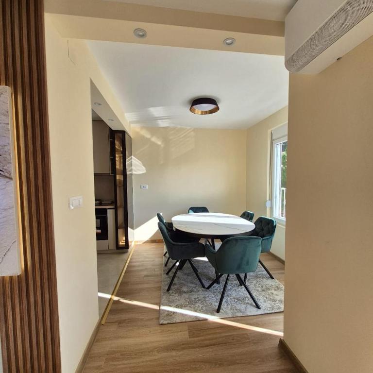 Ksenija - Two-Bedroom Apartment - 10