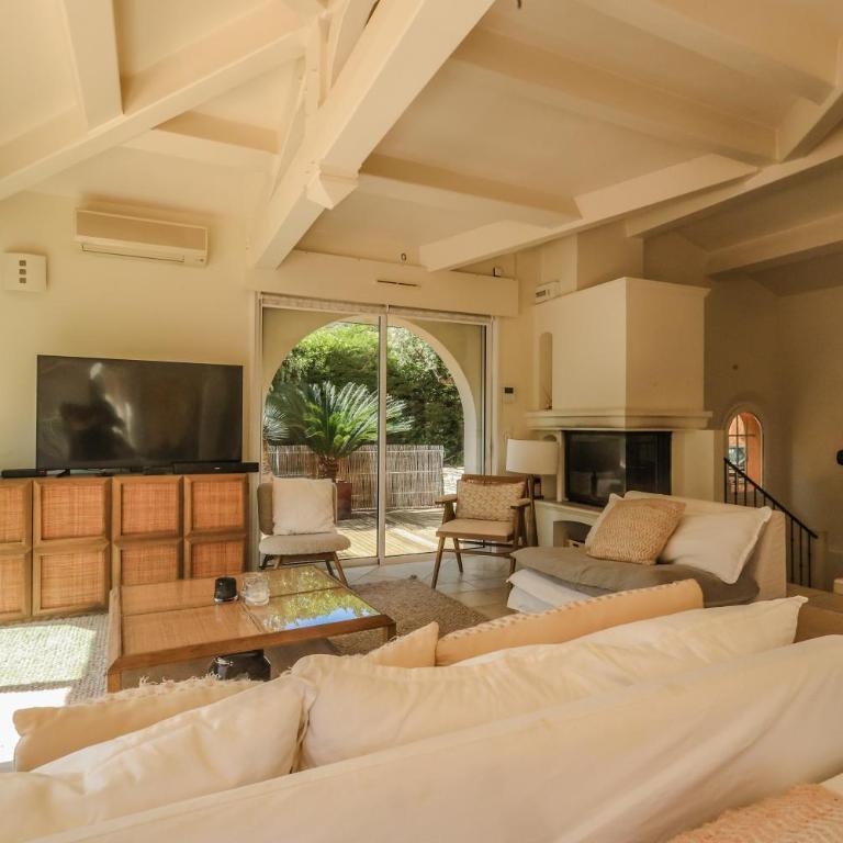 VILLA LES PINS - Villa avec Piscine Privée - 8