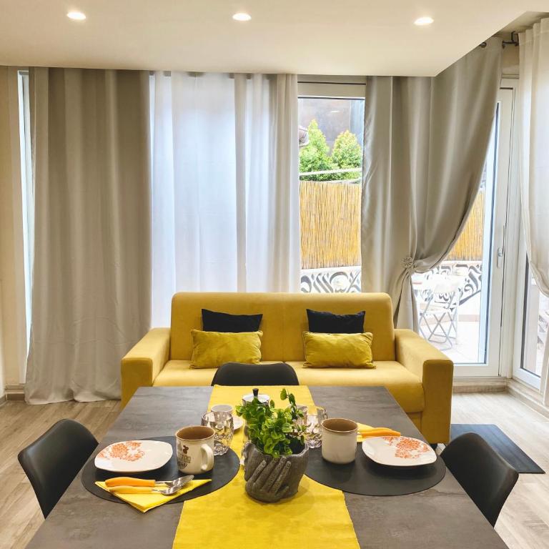 PIRAMIDE Romantic Home - Appartamento con 1 Camera da Letto - 1