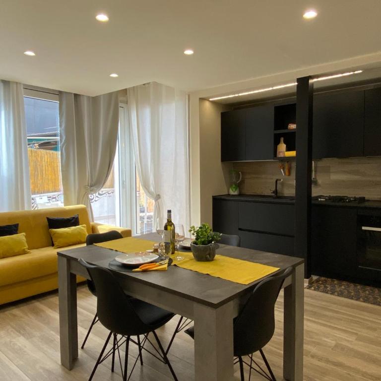 PIRAMIDE Romantic Home - Appartamento con 1 Camera da Letto - 2