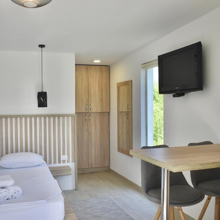Tiny House with Hot Tub & View - Kuća sa 1 Spavaćom Sobom - 13