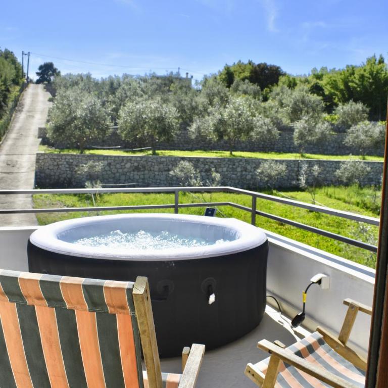 Tiny House with Hot Tub & View - Kuća sa 1 Spavaćom Sobom - 2