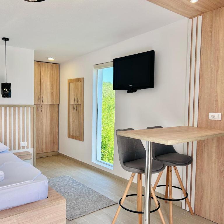 Tiny House with Hot Tub & View - Kuća sa 1 Spavaćom Sobom - 17