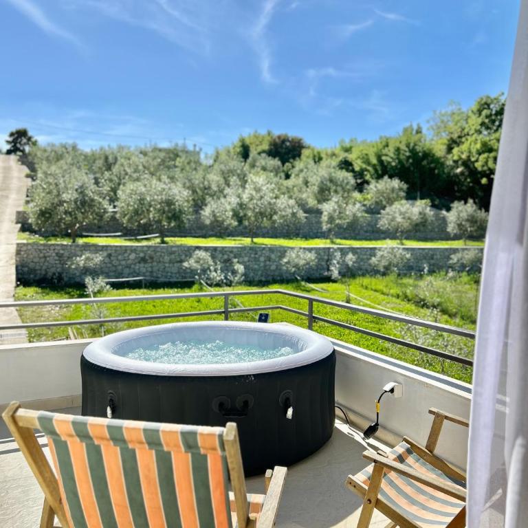 Tiny House with Hot Tub & View - Kuća sa 1 Spavaćom Sobom - 32