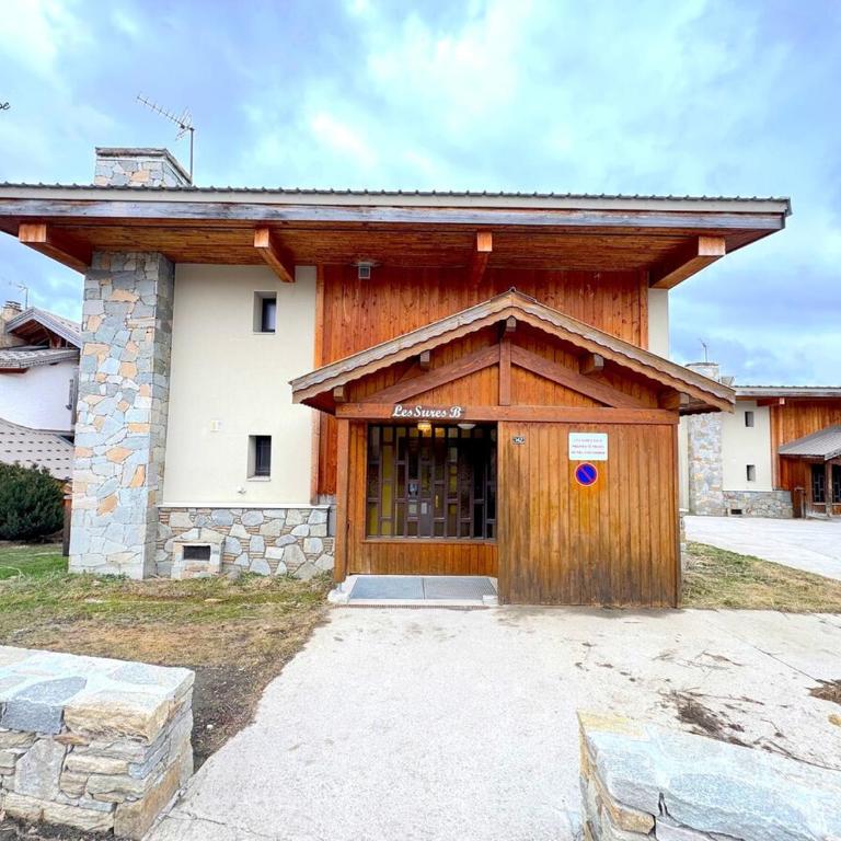 Cocon renové - Centre station - Rez de jardin - Appartement 2 Chambres - 17