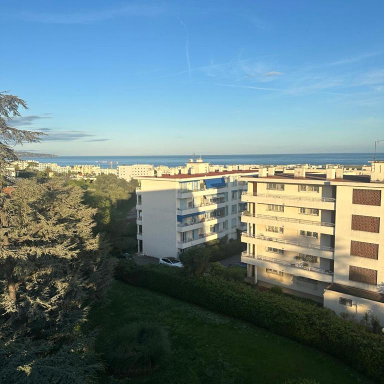 Cocon Azur avec vue panoramique sur mer - Apartment - 1