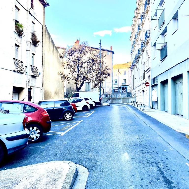 LOVE ROOM by GC - Jacuzzi - Wifi - Clim - Rétroprojecteur - Appartement 1 Chambre - 36
