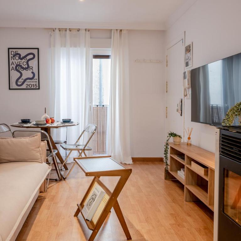 Dúplex con terraza y parking en el Albaicín - Two-Bedroom Apartment - 1