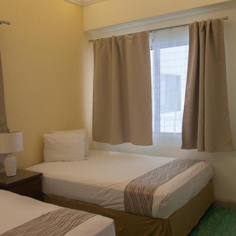 Nuevo Paris Hotel - Twin Room - 14